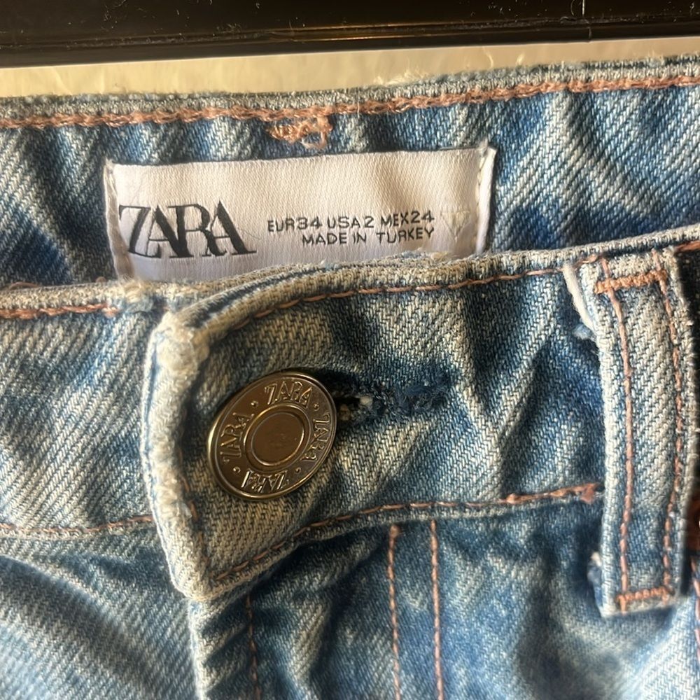 NWOT ZARA High Rise Ripped Jeans - Picture 4 of 4